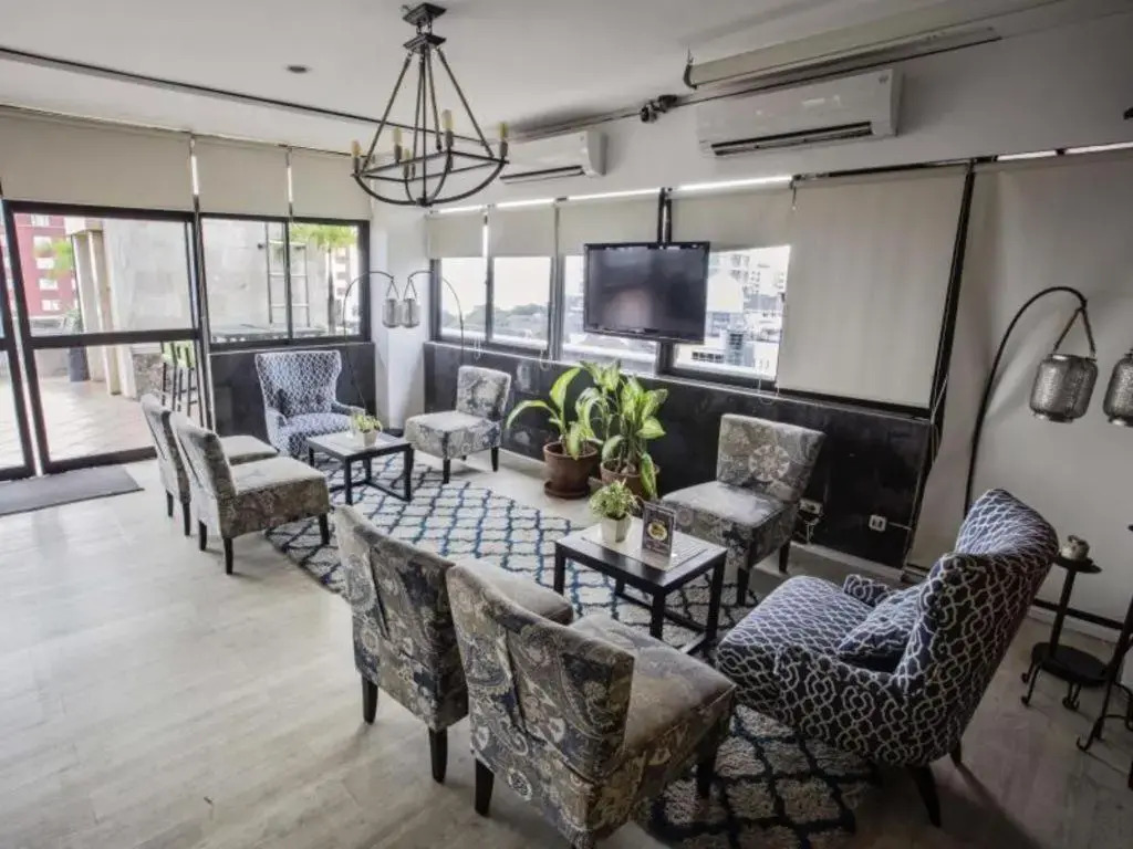 Kenari Tower Hotel