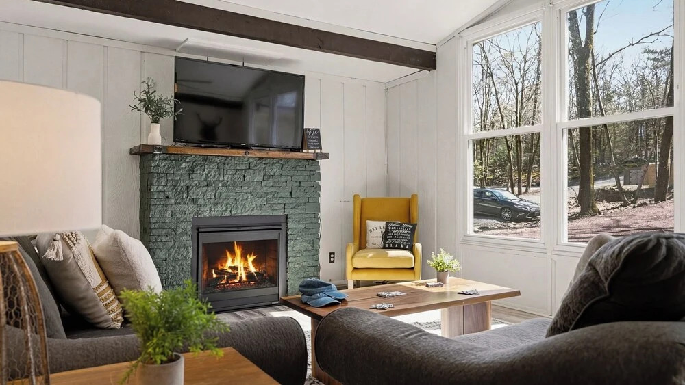 Estates Drive by Avantstay Pocono Cabin + Deck + Firepit Near Big Boulder & Jack Frost