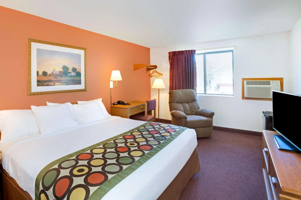 Super 8 by Wyndham Aberdeen East