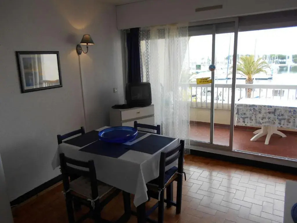 Appartement Port Camargue, 2 pièces, 4 personnes - FR-1-250-206