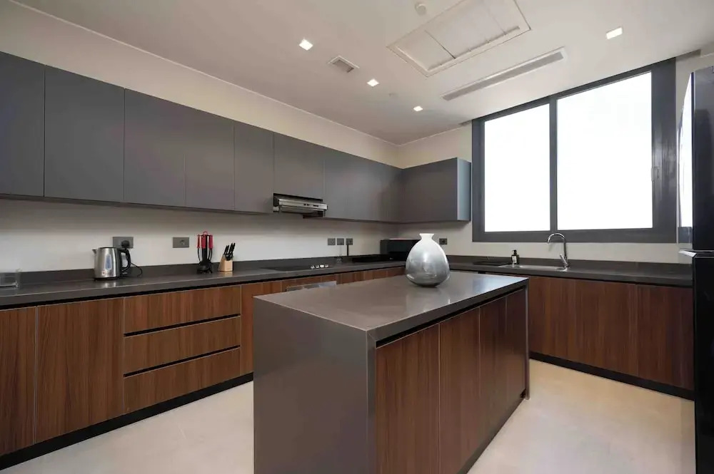 Aeon Towers Boutique Apartments by BirdNest