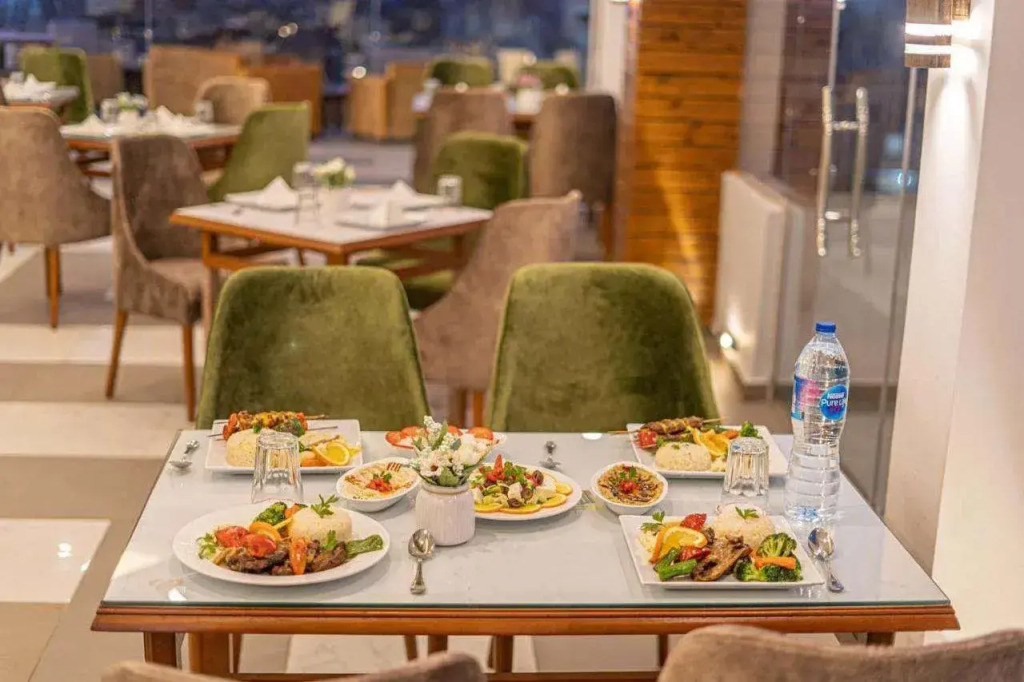 Royal Nine Pyramids View Hotel