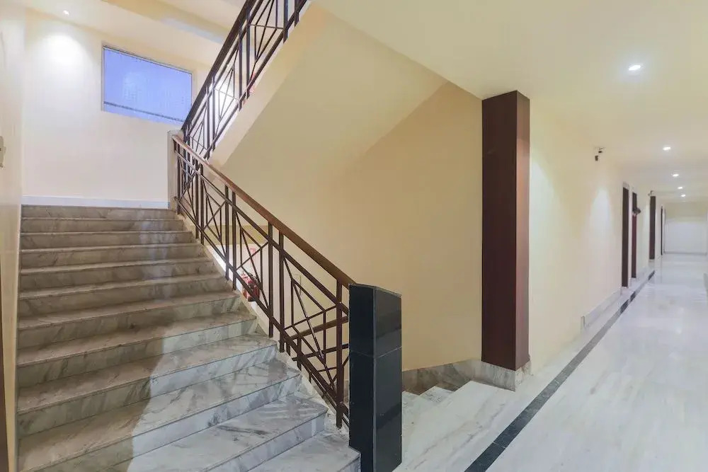 OYO 23403 Hotel Rashmi
