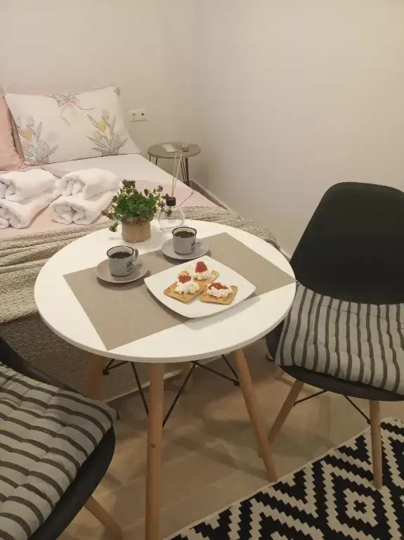 DORAS APARTMENTS STUDIO 1
