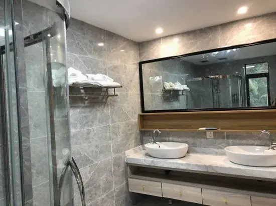 A homestay which embrace the mountains in jingdezhen