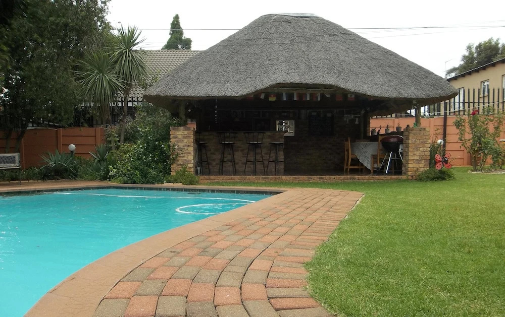 Linga Longa Guest House