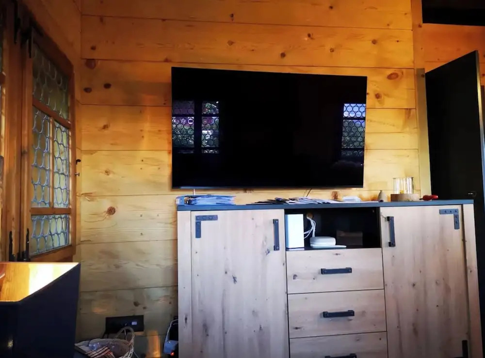 Chalet with panoramic views of the mountains of the Oberland and Lake Thun
