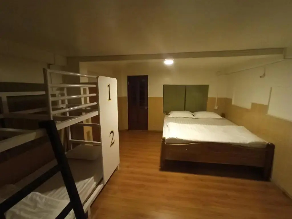 Tar Tar & Nay Hostel