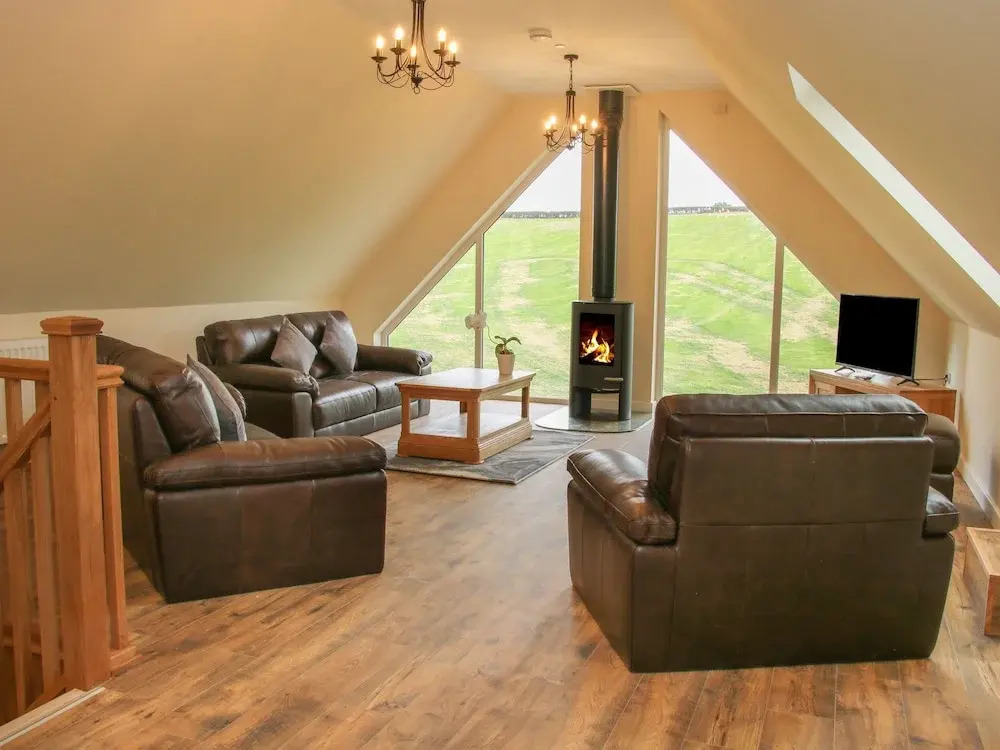 Holly Lodge
