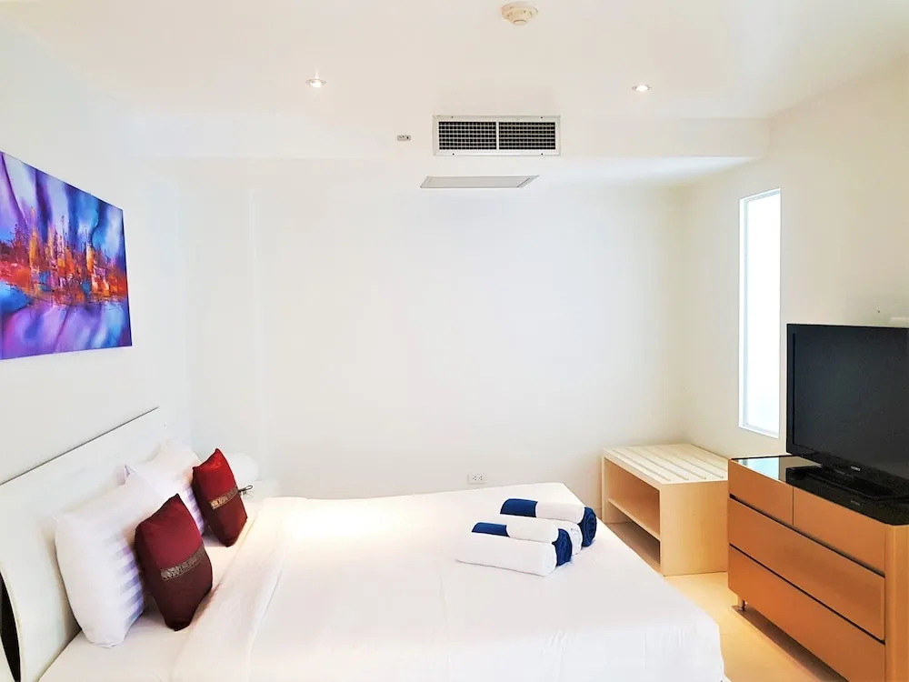 Sunset Plaza 5 Karon Beach by PHR
