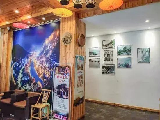 Ethnic Tribe River View Homestay (Zhenyuan Ancient Town Scenic Area)