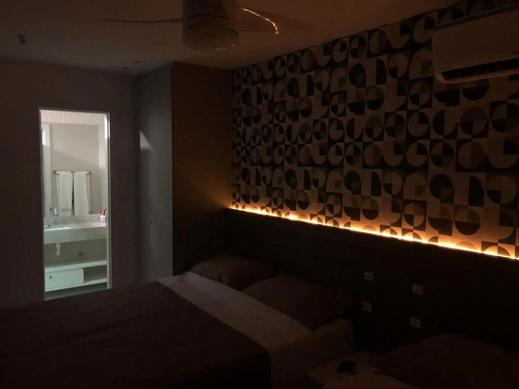 Resort em Arraial do Cabo, Desfrute de momentos inesquecíveis em uma apartamento de luxo com 2 quartos, 2 banheiros e 2 vagas de carro entre a praia e a lagoa