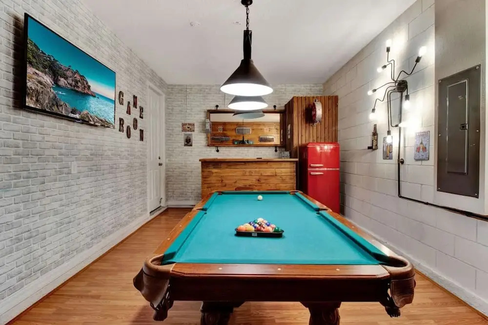 Chic 4BR With Pool Game Room Mickey Rooms