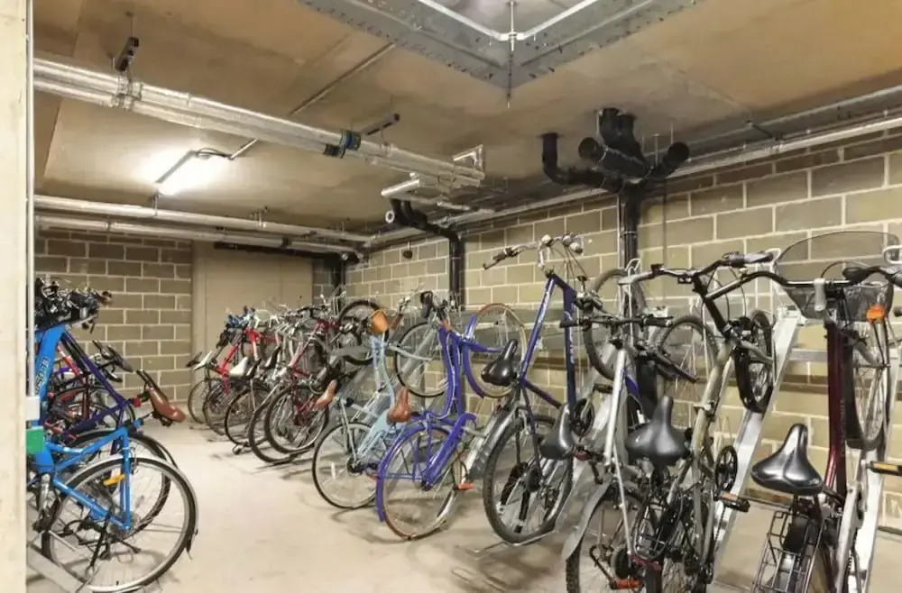 Londonaprt/1bed/balcony/gym/tv/wifi