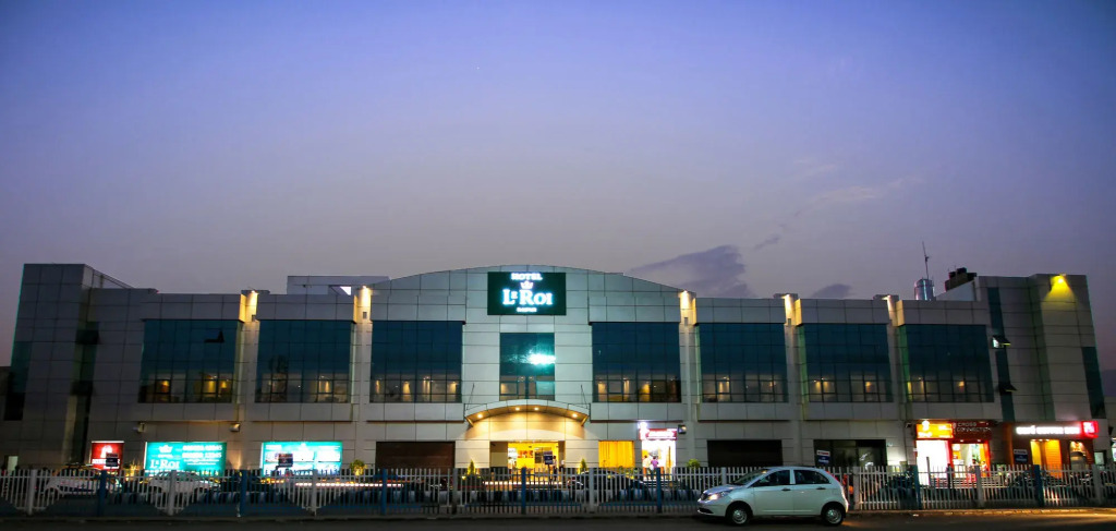 Hotel Le Roi Raipur at Raipur Railway Station