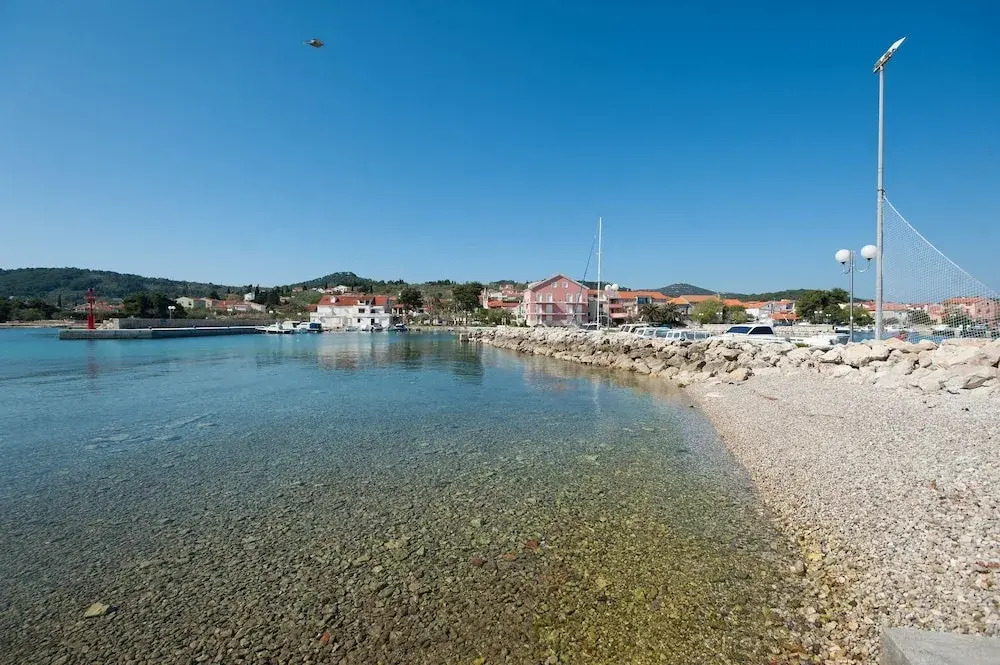 Ivan - Great Location - A1