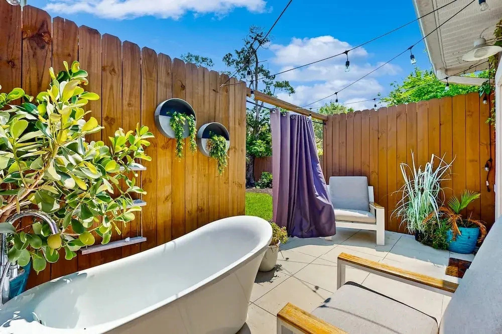 Spacious Dog-friendly House Near Beaches, Historic Downtown W/beach Access