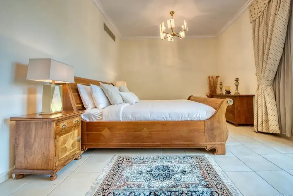 Beautiful Large 4 B/R Villa W/ Pool Jumeirah Island