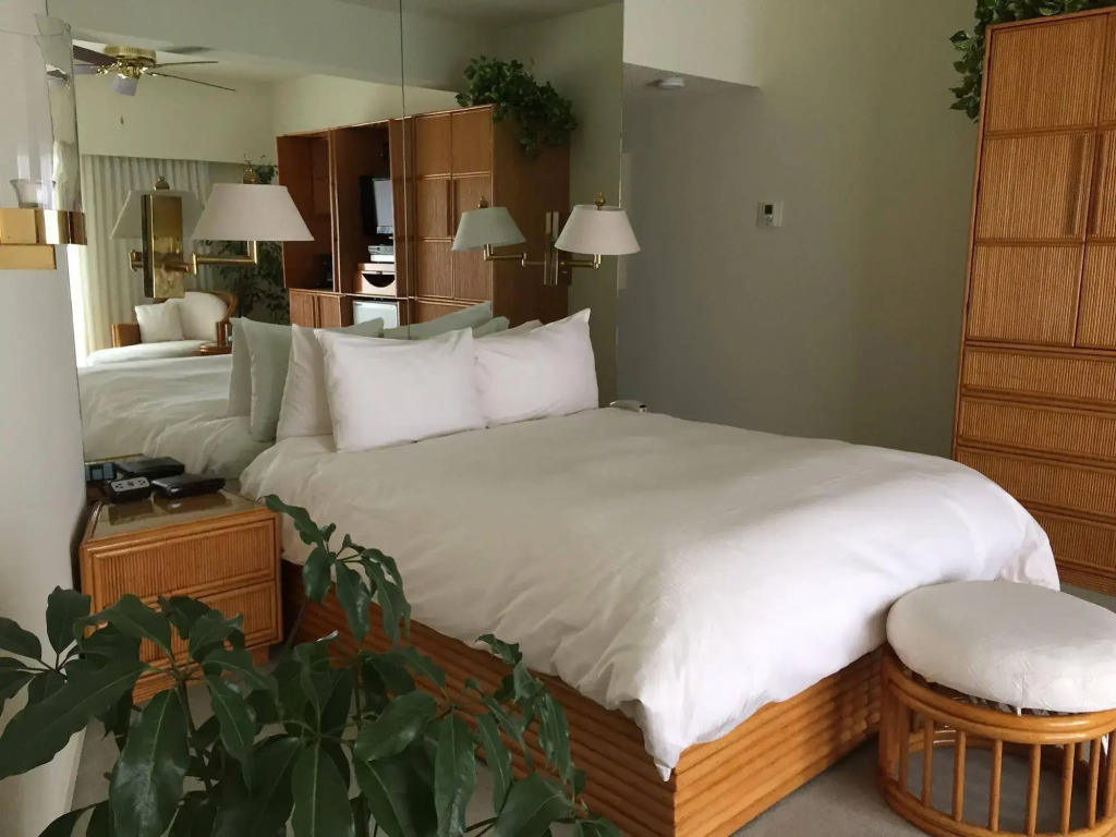 Lighthouse Club Hotel