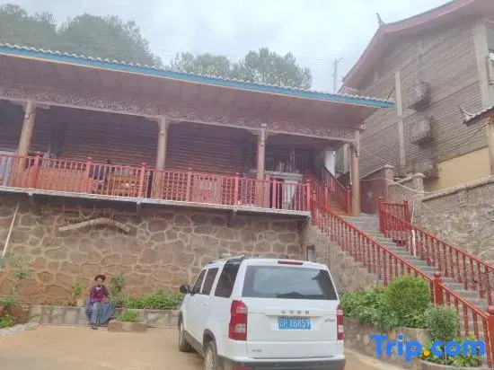 Jinghu Courtyard-Style Hotel