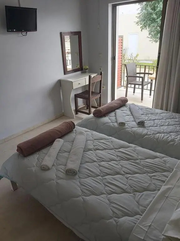 The 3 Little Pigs apartments