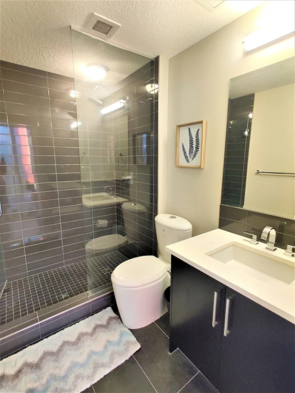 Monki Di Executive Suites - GLAS - Luxury Inner City Home 3 min to Downtown w Private Rooftop Patio Fireplace