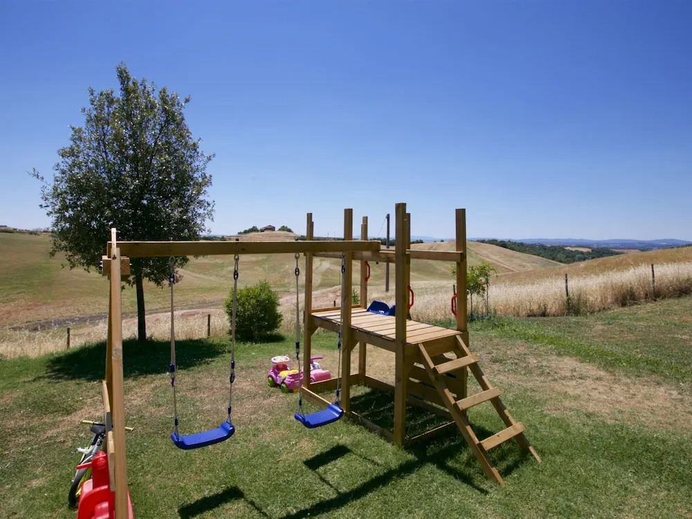 Lovely farmhouse in Tuscany with panoramic view