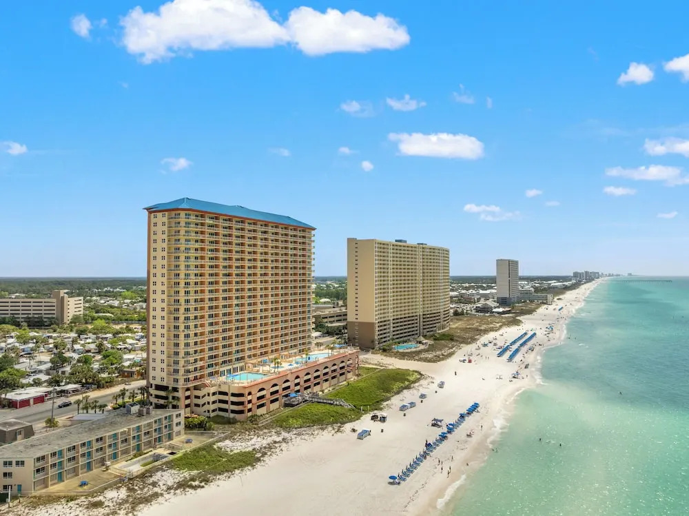 Pelican Perch! 3BR 3BA Corner Beachfront Condo w/ Epic Views, Sleeps 9