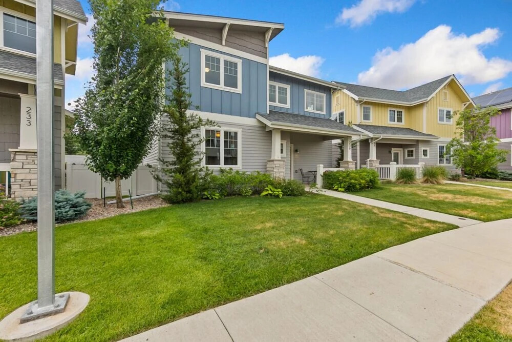 Exceptional Solar Powered Home near Old Town!