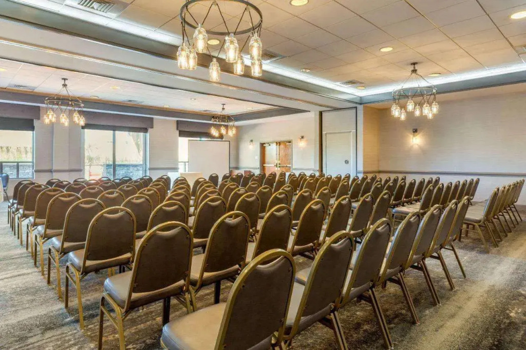 Comfort Inn & Suites Logan International Airport