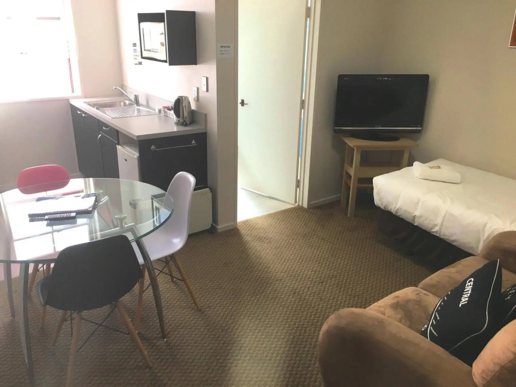 Motel on Carroll
