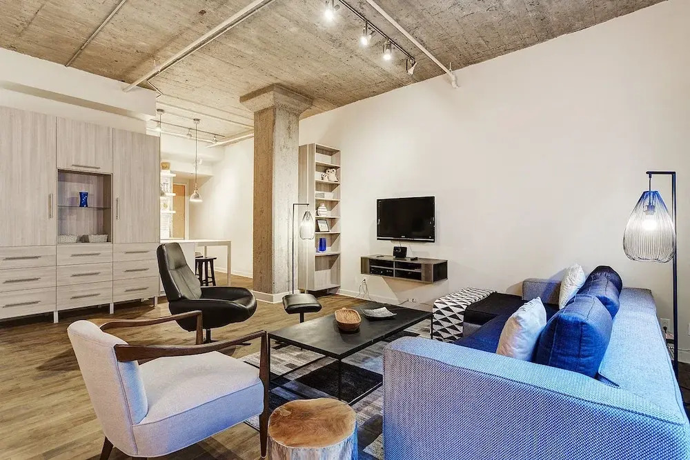 Unity Condo by Hometrotting