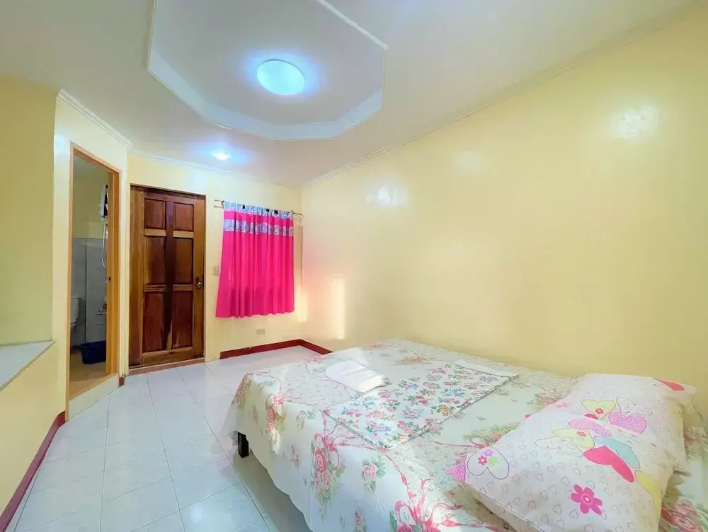 OYO 876 Escurel Inn Boracay