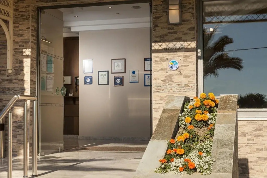 Adelais Hotel