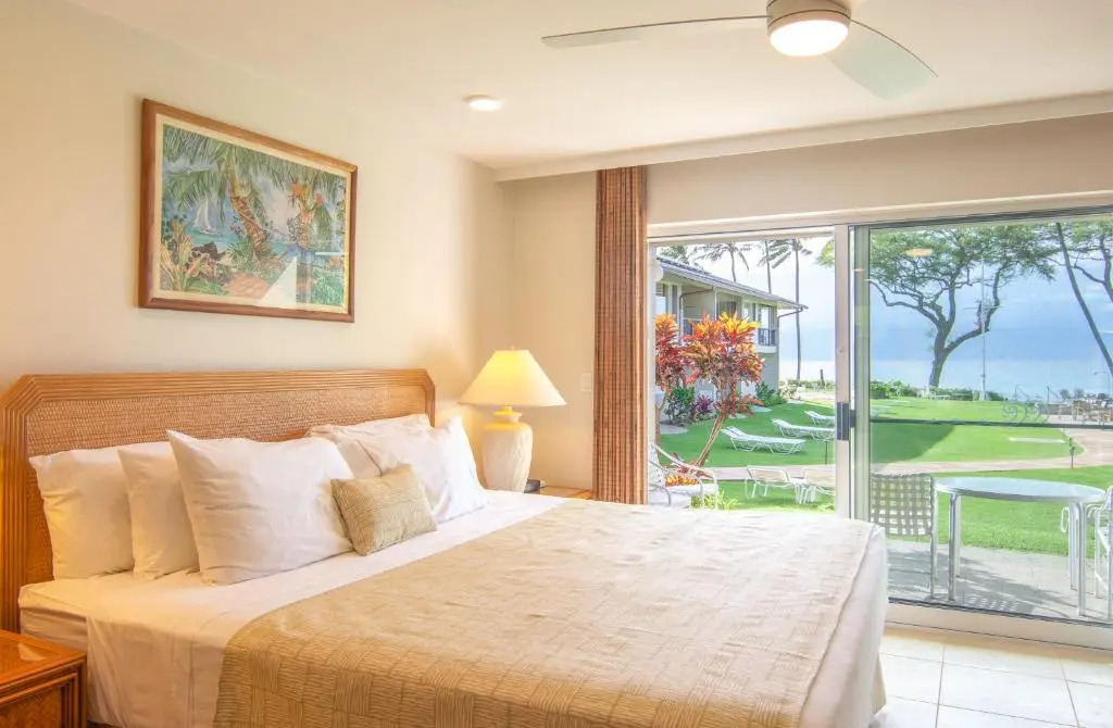 Nāpili Surf Beach Resort by Castle