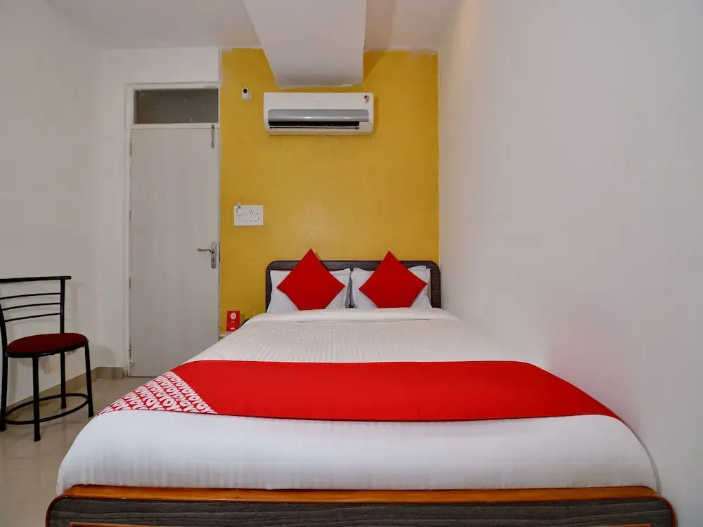OYO 15164 Hotel Shree Radhey