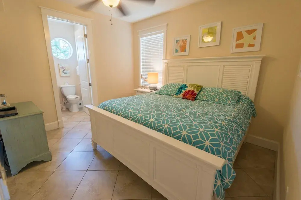 South Seas Apartment 6
