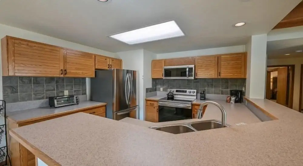 Plaza 5PK PZ440 - 3 Br Condo