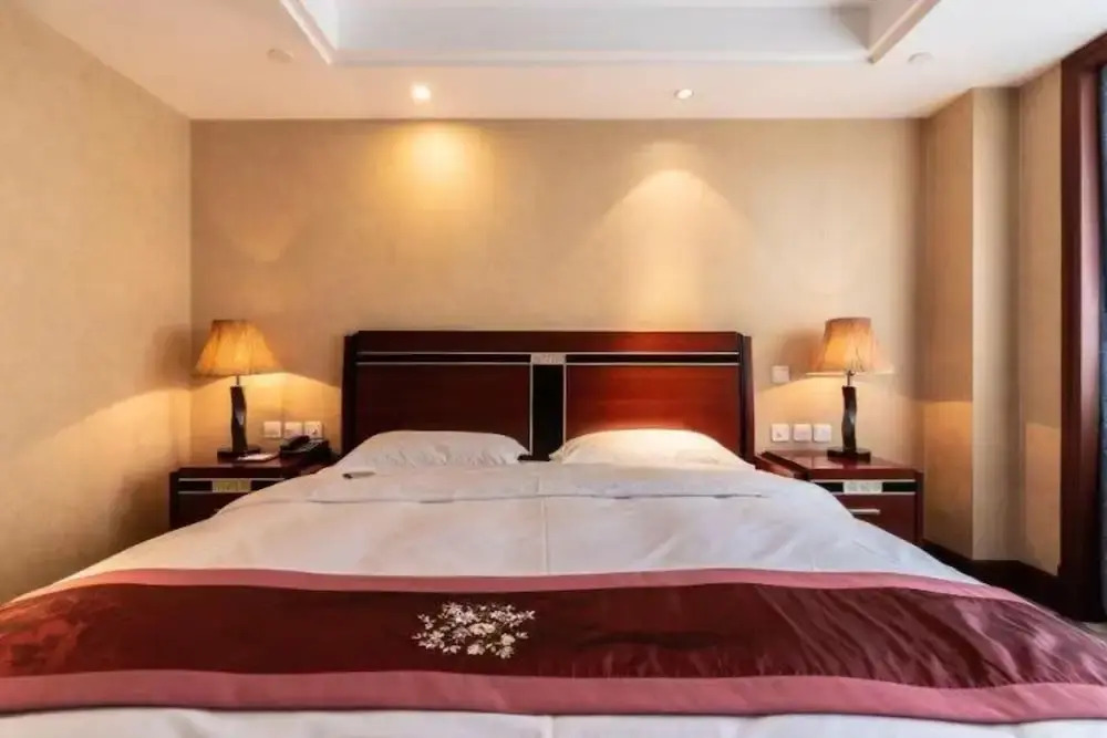 Golden Ocean Hotel
