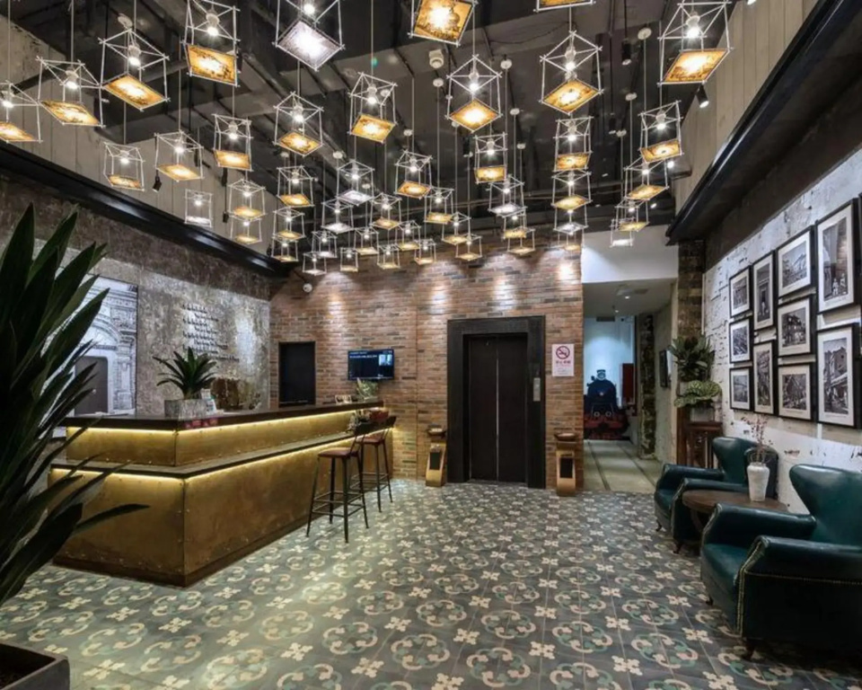 J Vspace Art Hotel