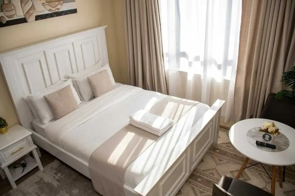 Elegant Comfy Studio