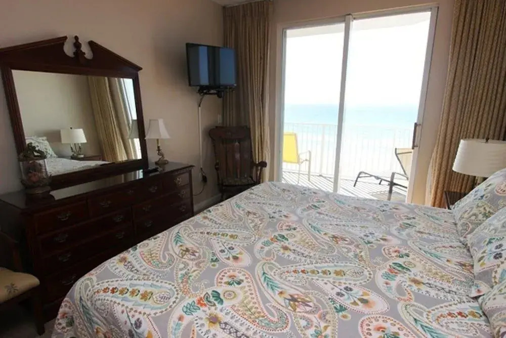 Majestic Sun 411B - 2 Br home by RedAwning