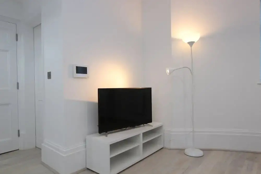 1 Kings Road Executive Studio Apartment