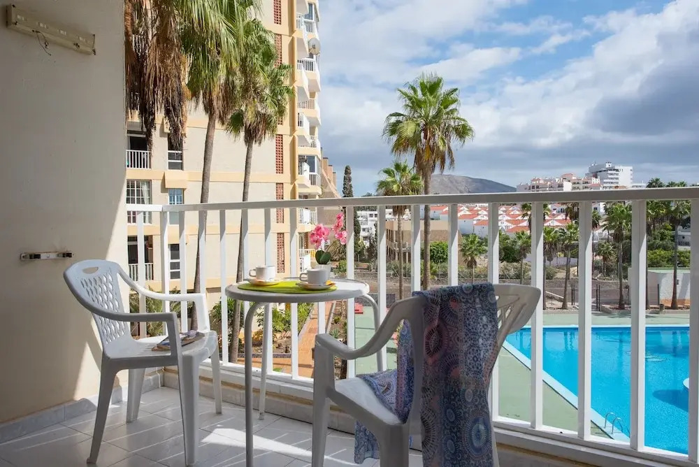 Y2E. Lovely Apartment Pool View! Close To Beach