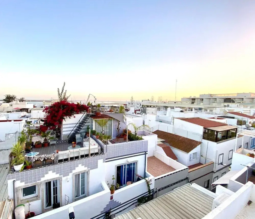 Zenit Olhao B & B with sea view rooftop terrace