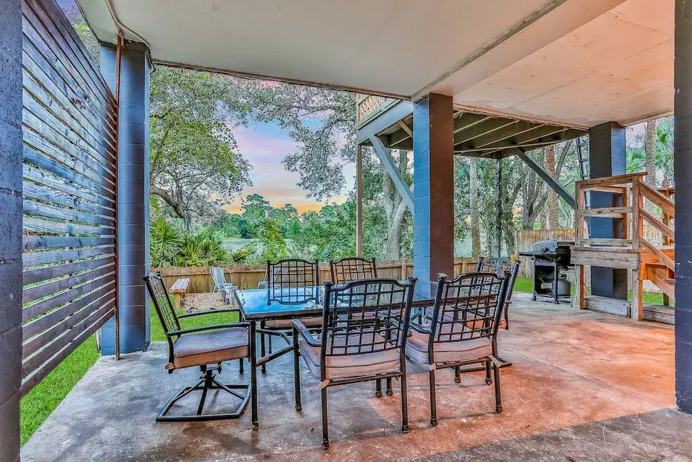 Home With Enclosed Yard, Fire Pit, Wifi, W/d, & AC - Great Location