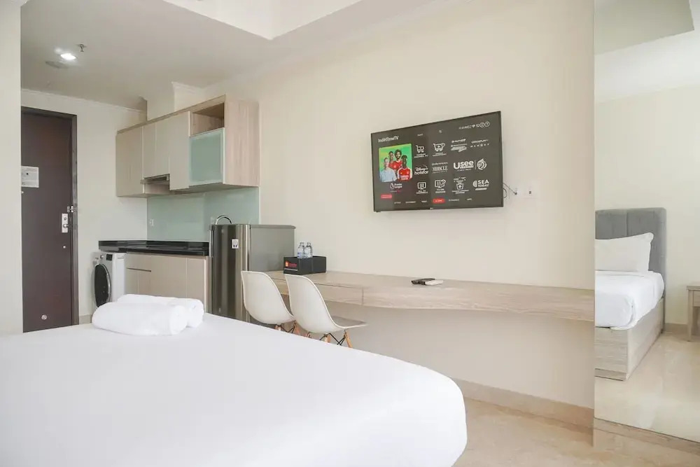 Strategic And Comfy Studio Menteng Park Apartment