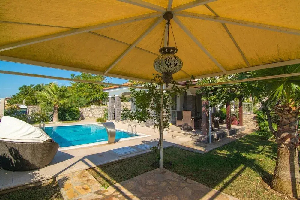 Arnna Villa 1 by Villa Buketi