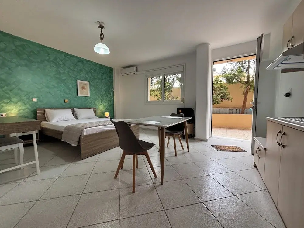 Happy Apartments