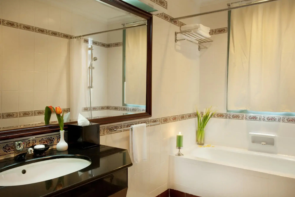 Diamond Westlake Suites
